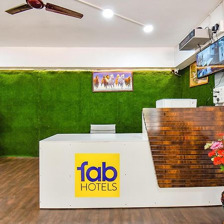 פונה Fabhotel Skylight Studio Rooms - Nr Mcf Camp מראה חיצוני תמונה
