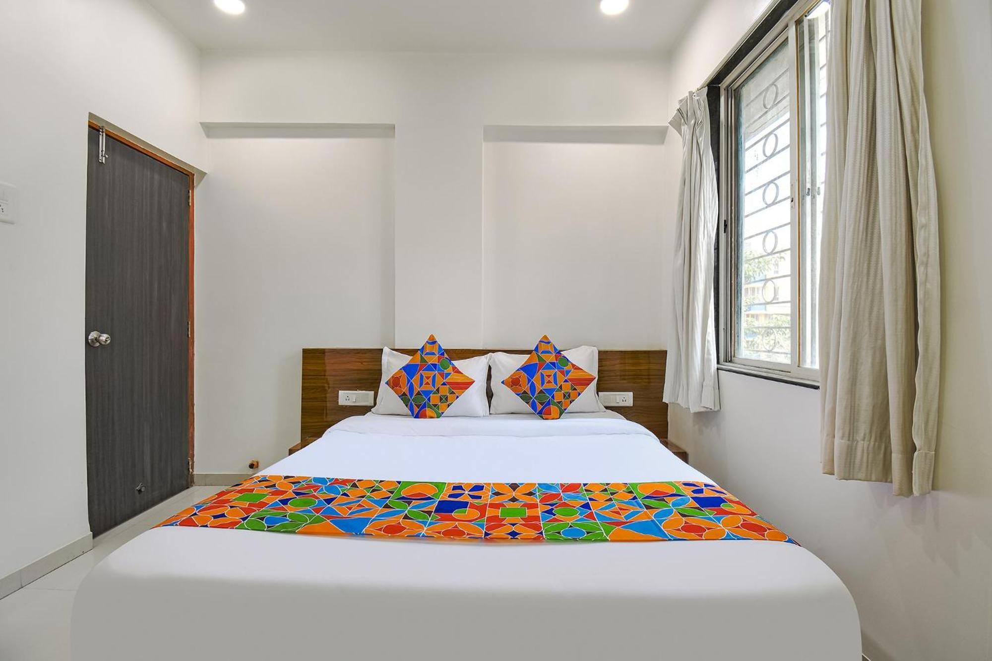 פונה Fabhotel Skylight Studio Rooms - Nr Mcf Camp מראה חיצוני תמונה