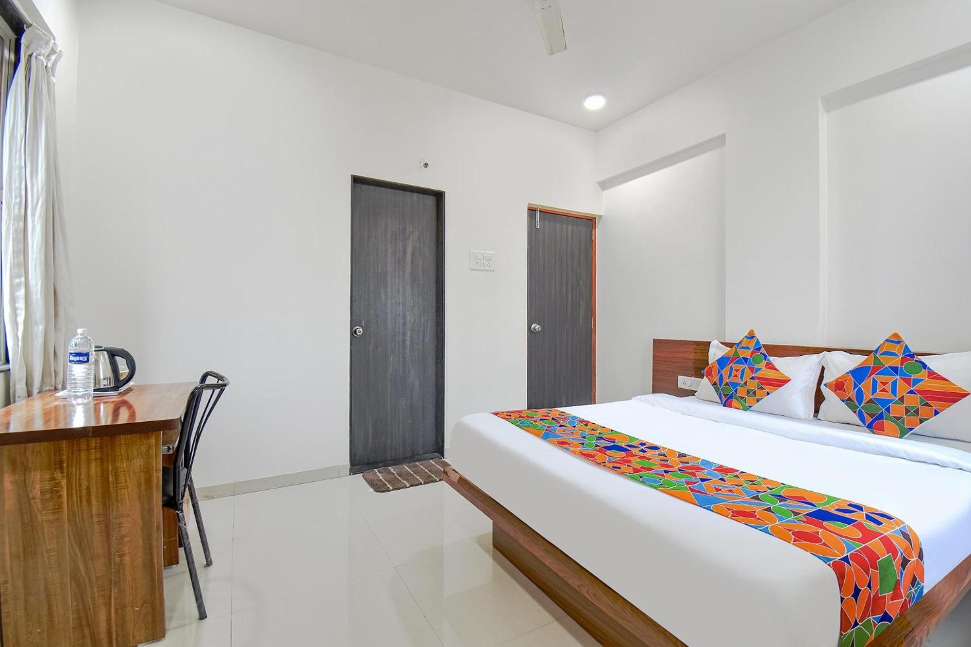 פונה Fabhotel Skylight Studio Rooms - Nr Mcf Camp מראה חיצוני תמונה