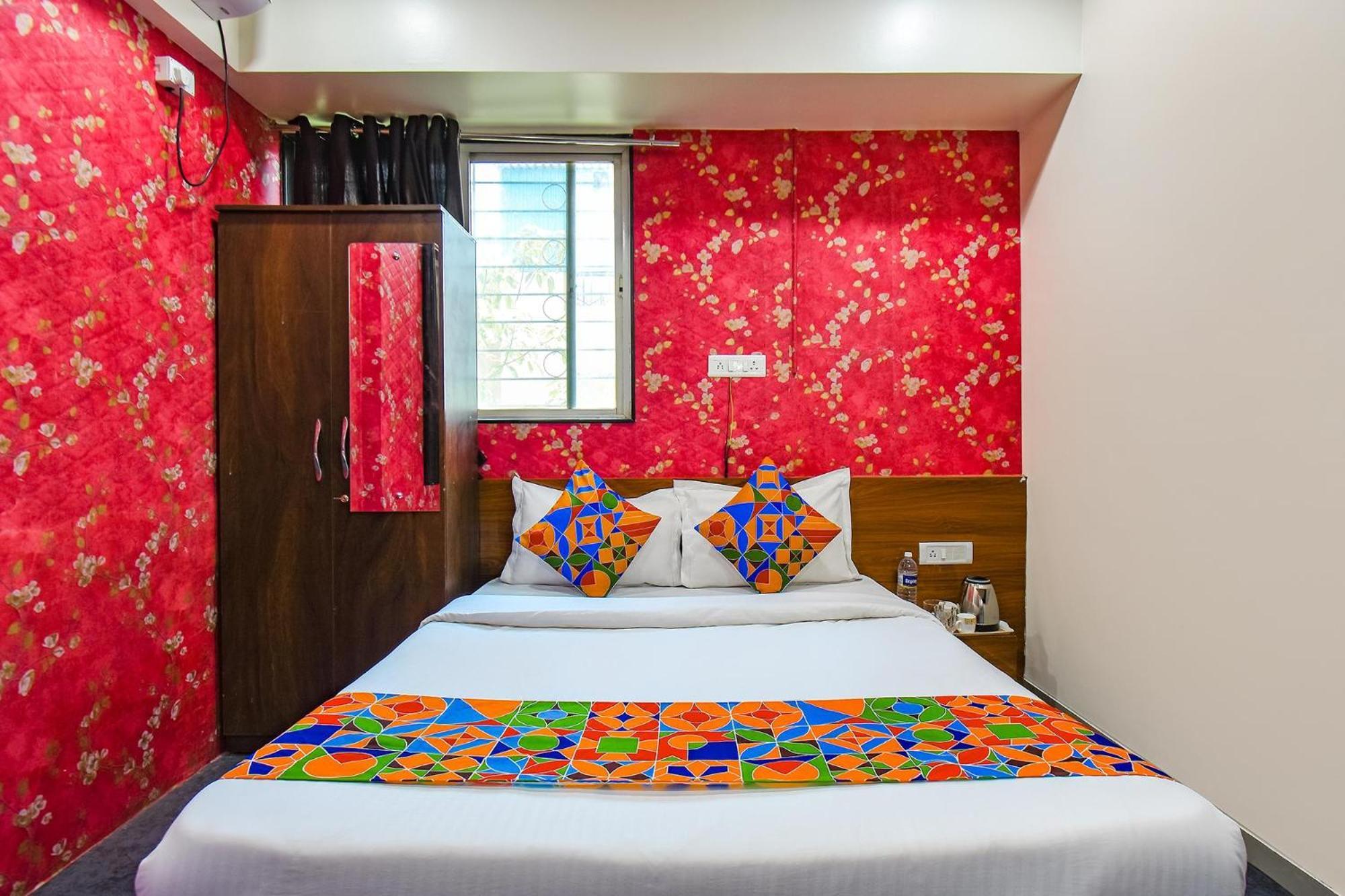 פונה Fabhotel Skylight Studio Rooms - Nr Mcf Camp מראה חיצוני תמונה